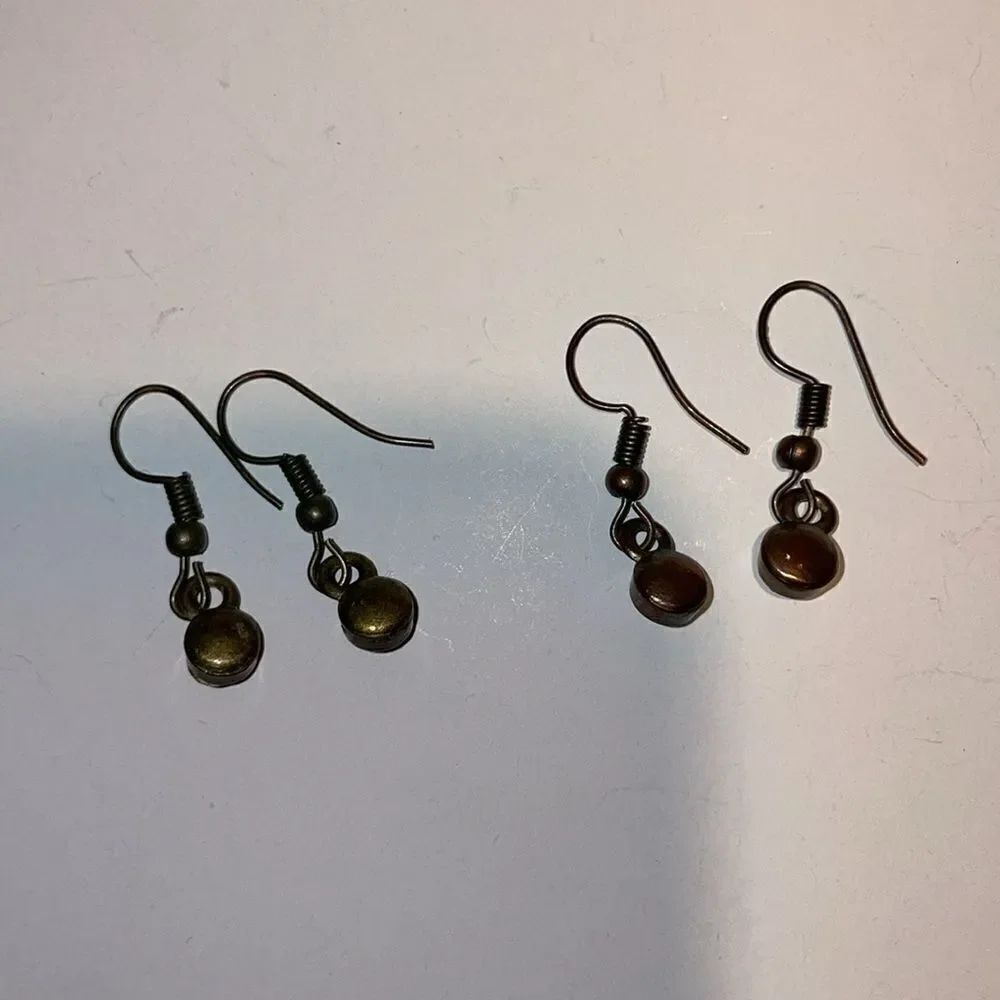 Two sets of earrings - Picture 5 of 5